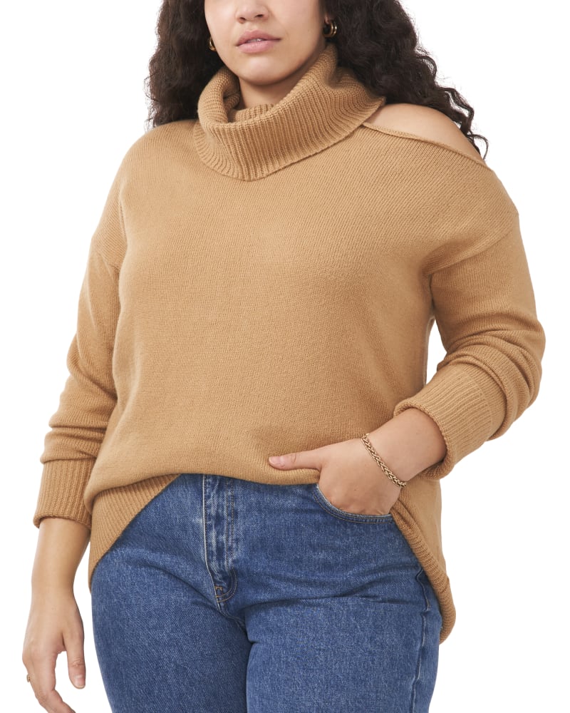Front of a model wearing a size 1X CUT OUT SHLDR TURTLENK SMOG YARN SWEATER in WILD OAK by 1.State. | dia_product_style_image_id:294715
